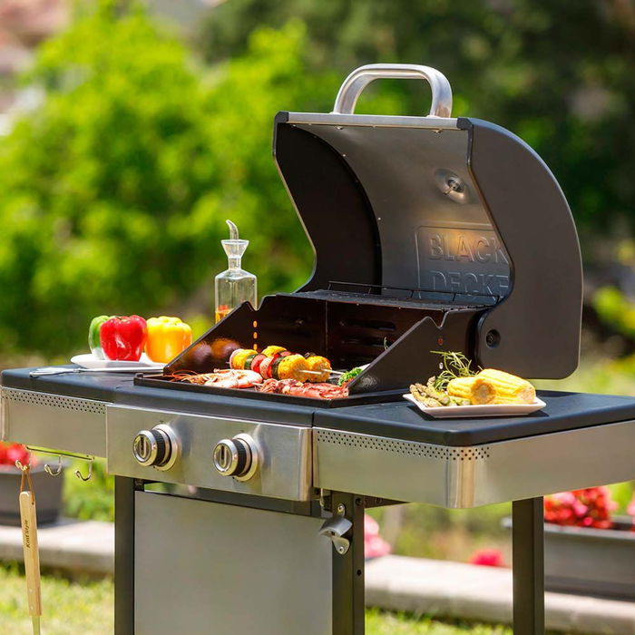 Black+Decker Barbacoa de Gas Modelo Bxog7200e con 2 Quemadores, Encendido Automático, Parrilla de Hierro Fundido y 67 x 41.5 cm Área de Cocción - 116 x 58 x 118.5 cm Black+Decker Barbacoa de Gas Modelo Bxog7200e con 2 Quemadores, Encendido Automático, Parrilla de Hierro Fundido y 67 x 41.5 cm Área de Cocción - 116 x 58 x 118.5 cm