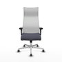Sillón Albacete con mecanismo Sincro tapizada con Tela color Gris oscuro y malla color Blanco. Equipado con Base aluminio, Brazos 1D y Ruedas 65 mm parqué