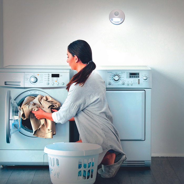 Je cherche une Idee Lámpara LED COB con Sensor de Movimiento para Armarios y Escaleras, Blanco Frío, 100 Lúmenes