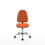 Silla de oficina Algarra con mecanismo Contacto permanente básico tapizada con Tela color Naranja. Equipada con Base cromada, Sin brazos y Ruedas de nailon 50 mm