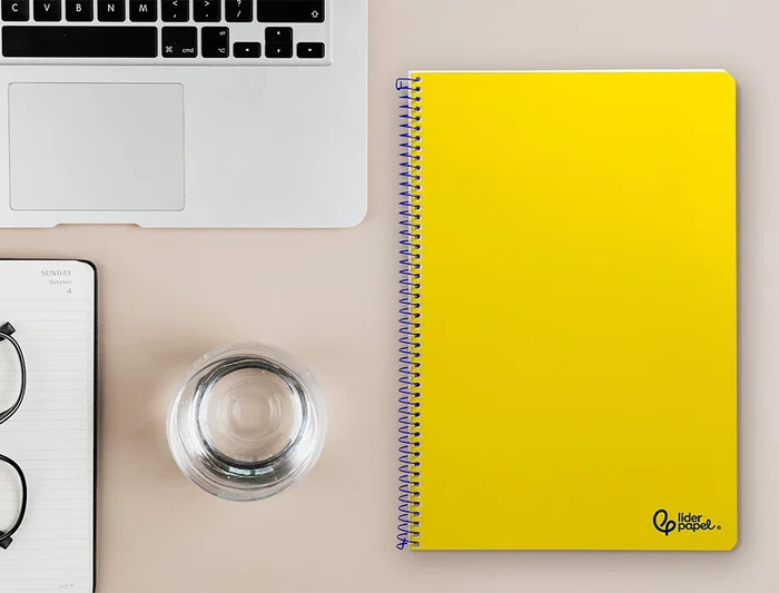 Liderpapel Cuaderno espiral A4 Smart, tapa blanda, 80 hojas, 75gr, cuadro 4mm con margen, color amarillo