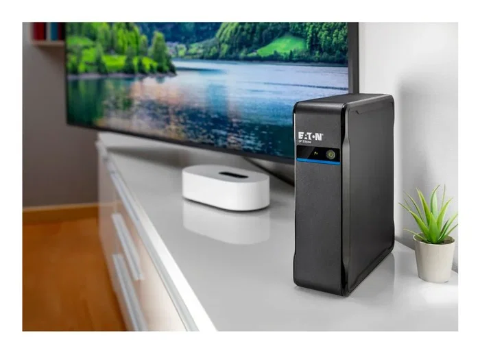 Eaton 3P700I Sistema de Alimentación Ininterrumpida (UPS) En Espera (Offline), 0.7 kVA / 420W, Forma de Onda Progresivo, 4 Salidas AC, Color Negro, Torre