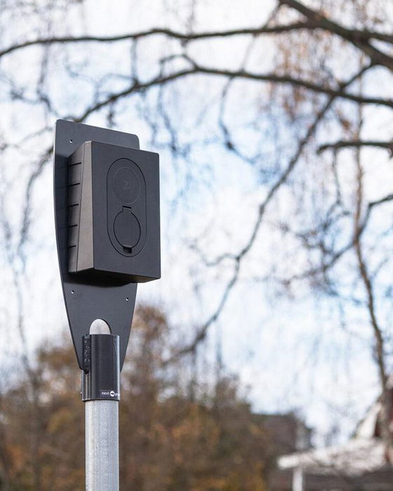 Next Green Soporte Cargador Poleplate 225 Z para Tubo 60mm, Compatible Zaptec PRO/GO, Garo Entity PRO, Acero Sueco