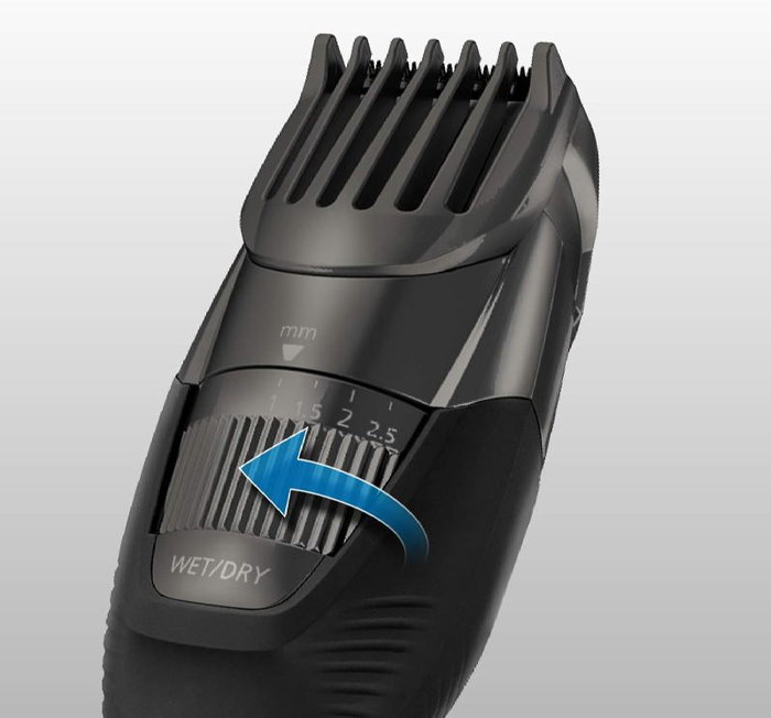 Panasonic BARBERO RECARGABLE WET&DRY - Maquinilla de afeitar para seco y mojado con base de carga y accesorios