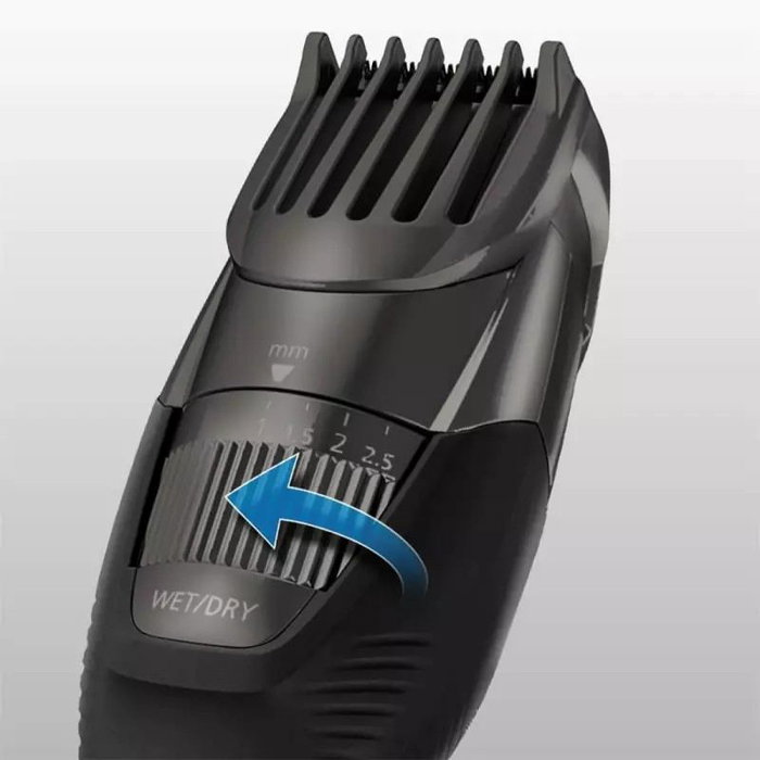 Panasonic BARBERO RECARGABLE WET&DRY - Maquinilla de afeitar para seco y mojado con base de carga y accesorios