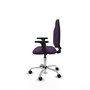 Silla de oficina Algarra con mecanismo Contacto permanente básico tapizada con Tela color Morado. Equipada con Base cromada, Brazos 2D y Ruedas de nailon 50 mm