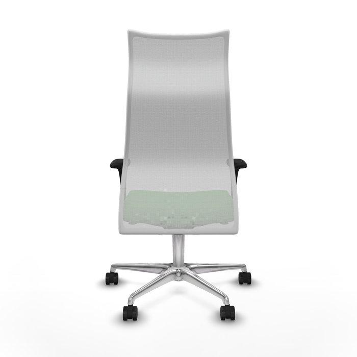 Sillón Albacete con mecanismo Sincro tapizada con Tela color Verde y malla color Blanco. Equipado con Base aluminio, Brazos 1D y Ruedas 65mm nailon