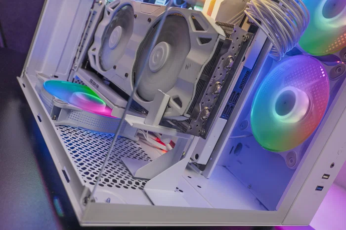 Mars Gaming MCA-GCBPRO Soporte para Tarjeta Gráfica - Base Magnética Antideslizante, Acero, Compatibilidad Universal, Evita GPU Sag, Color Blanco