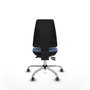 Silla de oficina Elche con mecanismo Asincro tapizada con Tela color Azul cielo. Equipada con Base cromada, Sin brazos y Ruedas 65 mm parqué