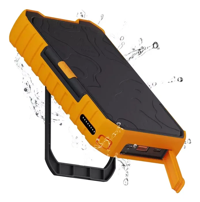 Xtorm XR203 Power Bank Externo 10000 mAh Rugerizado Carga Solar IP65 - Negro/Naranja - 2x USB-C PD 20W, 1x USB-A, Quick Charge 3.0, Linterna