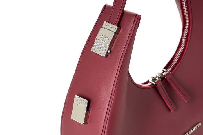 Vince Camuto Bolso Riviera Claret Red - Bolso de mano rojo clarete de piel de polivinilo