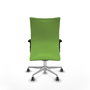 Silla Albacete confidente con mecanismo Sincro tapizada con Tela color Pistacho. Equipada con Base aluminio, Brazos 2D y Ruedas 65 mm parqué