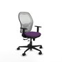Silla de oficina Jorquera con mecanismo Sincro/Traslack tapizada con Tela color Morado y malla color Blanco. Equipada con lumbar 1D, Brazos 1D y Ruedas 65mm nailon