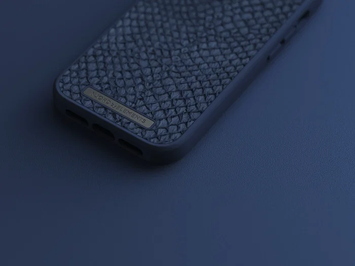 Njord byELEMENTS - Funda para iPhone 14 Pro con MagSafe, Piel de Salmón, Resistente a Caídas, Certificado Militar MIL-STD-810H, Color Azul - Incluye Plástico Reciclado