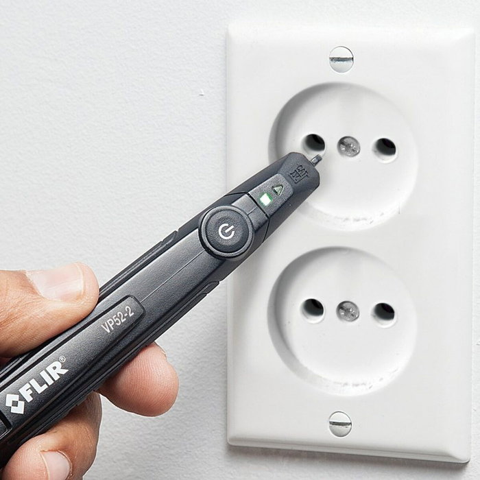 Flir Detector de tensión sin contacto CAT IV con triple alarma y linterna