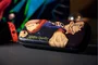 Konix 82441120432 Funda/Estuche para Nintendo Switch y Lite - Diseño Jujutsu Kaisen, Negro/Marrón, PVC, Cremallera, 8 Ranuras para Juegos