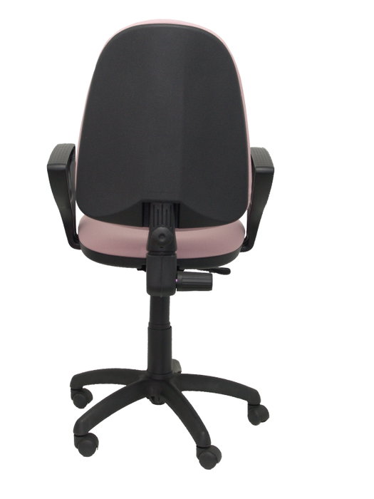 Silla de oficina Aýna con mecanismo Contacto permanente básico tapizada con Tela color Rosa pálido. Equipada con Base poliamida negra, Brazos fijos y Ruedas de nailon 50 mm