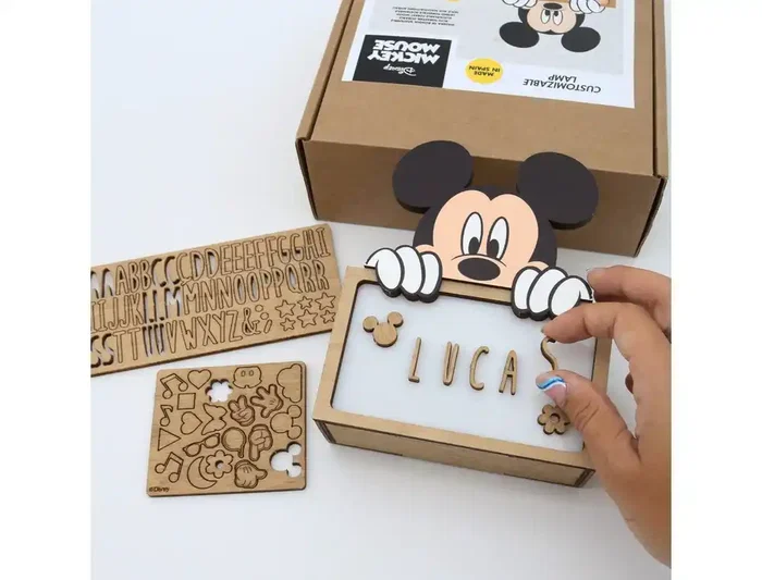 Wondee Lámpara Personalizable de Madera con Diseño Mickey, Alimentación por Batería, Flujo Luminoso 60 lm