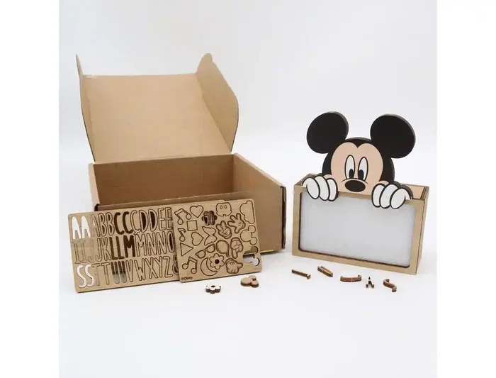 Wondee Lámpara Personalizable de Madera con Diseño Mickey, Alimentación por Batería, Flujo Luminoso 60 lm
