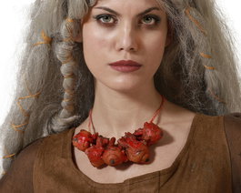 Collar Terrorífico Con Ojos Y Despojos Humanos 35 cm para Disfraz de Bruja, Hechicero, Zombi o Tribu Salvaje Halloween