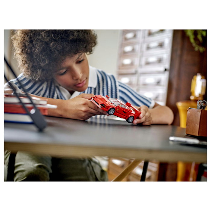 LEGO Speed Champions Ferrari F40 76934, Modelo de Colección para Construir con Minifigura Piloto, Coche de Juguete de Carreras para Niños 9+ Años