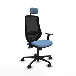 Silla de oficina Mardos con mecanismo Sincro tapizada con Tela color Azul cielo y malla color Negro. Equipada con lumbar 1D, Brazos 1D, Cabecero 2D y Ruedas 65mm nailon
