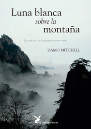 LIEBRE DE MARZO LUNA BLANCA SOBRE LA MONTAÑA, Damo Mitchell