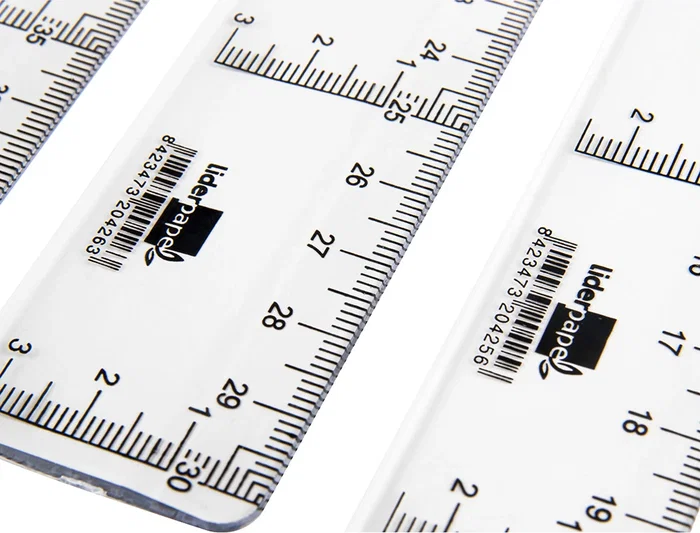 Liderpapel Regla de plástico transparente de 50 cm con borde biselado y graduación vertical y horizontal Liderpapel Regla de plástico transparente de 50 cm con borde biselado y graduación vertical y horizontal