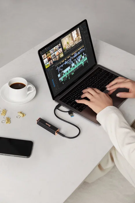 Biwin PD2000 SSD Externo 2TB USB Tipo C USB 3.2 Gen 2x2 - 2050 MB/s de Lectura, Color Púrpura