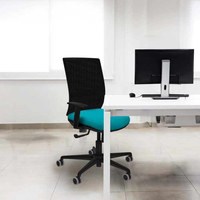 PIQUERAS Y CRESPO Silla de oficina Yunquera con mecanismo Sincro, Tela Roja y Malla Negra PIQUERAS Y CRESPO Silla de oficina Yunquera con mecanismo Sincro, Tela Roja y Malla Negra