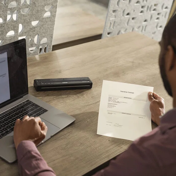 Brother PJ823 Impresora Portátil Térmica Directa A4 USB Tipo-C 300 x 300 DPI 13.5 ppm para Vehículo y Movilidad