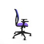 Silla de oficina Motilla con mecanismo Sincro tapizada con Tela color Lila y malla color Azul. Equipada con lumbar 1D, Brazos 3D y Ruedas 65 mm parqué