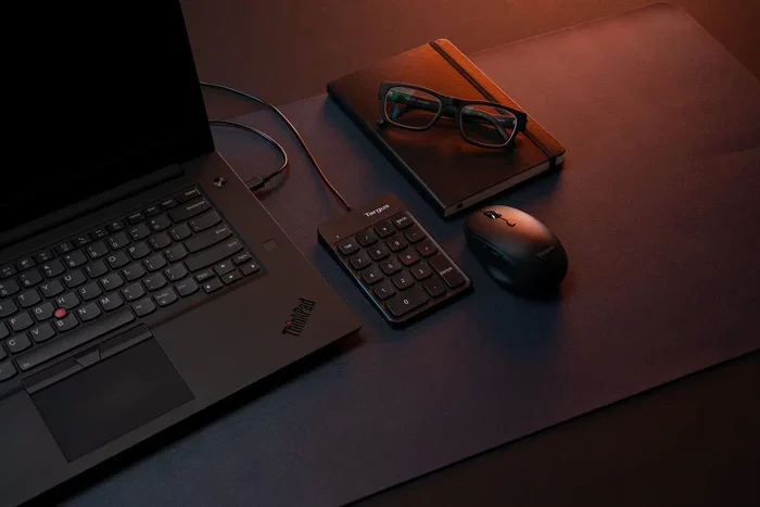 Targus Teclado USB con cable negro