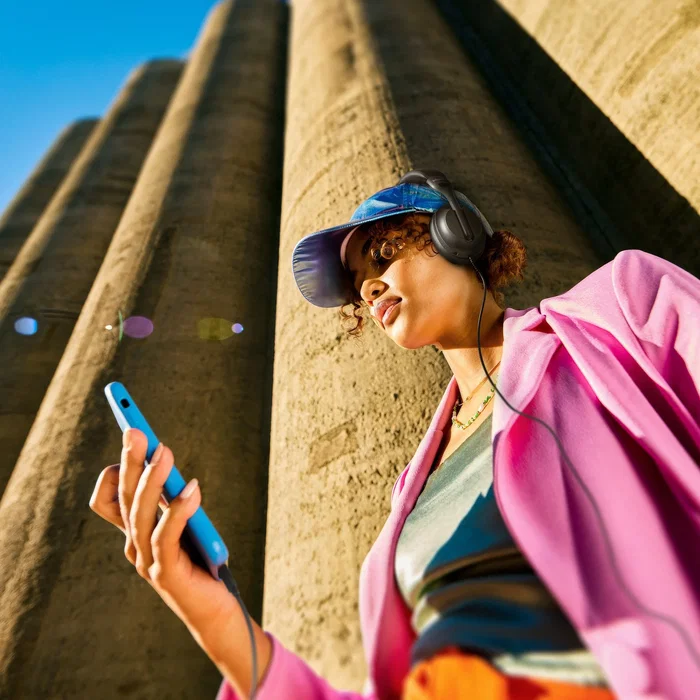 NGS VOX805 Auriculares de Diadema USB-C con Micrófono para Llamadas y Música, Cancelación de Ruido, Circumaurales Negros, Alámbricos, Plug & Play