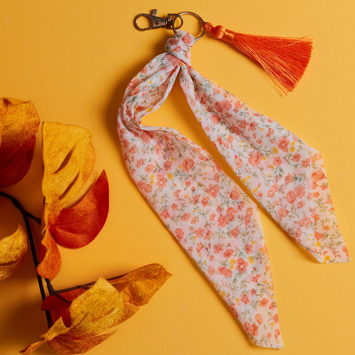 The Concept Factory Llavero Pañuelo Floreado Pour Elle Pañuelo Poliéster Colores Surtidos Rosa Naranja Verde