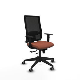 Silla de oficina Horna con mecanismo Sincro/Traslack tapizada con Tela color Marrón y malla color Negro. Equipada con lumbar 1D, Brazos 1D y Ruedas 65 mm parqué