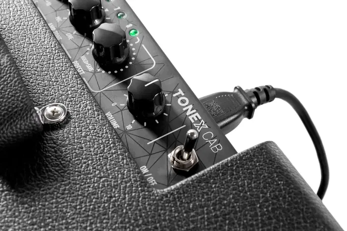 IKMultimedia TONEX Cab Pantalla FRFR Profesional Amplificada 350W RMS para Guitarra con DSP Avanzado y Celestion 12"