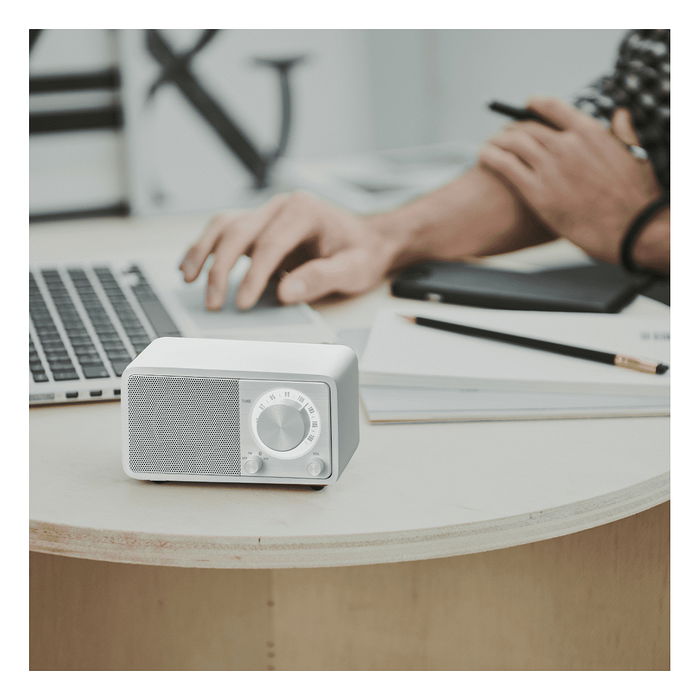 Sangean WR-7 - Radio Portátil Bluetooth, FM, Blanco Mate, Resistencia 4 Ohm, Altavoz de 1.27 cm, Batería Recargable de Litio 2600 mAh y 36h de Autonomía Sangean WR-7 - Radio Portátil Bluetooth, FM, Blanco Mate, Resistencia 4 Ohm, Altavoz de 1.27 cm, Batería Recargable de Litio 2600 mAh y 36h de Autonomía