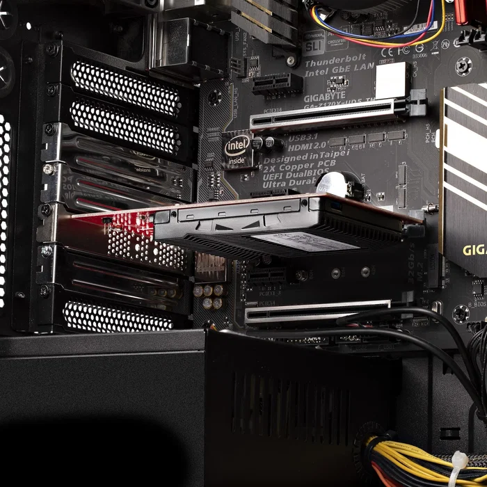 StarTech PEX4SFF8639U3 Tarjeta Adaptadora U.3 a PCIe 4.0 x4 para SSD NVMe SFF-TA-1001 de 2.5" - Interna, Retrocompatible con PCIe 3.0, para Servidor/PC