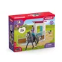 Schleich HORSE CLUB 42709 Casa de Caballos con Establo, Figuras Lisa y Storm, Set de Juguete para Niños 5+ Años