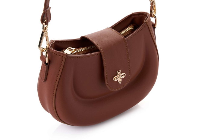 Adira Bolsa de Hombro Tan Cuero de Polivinilo Elegante y Duradera para Mujer