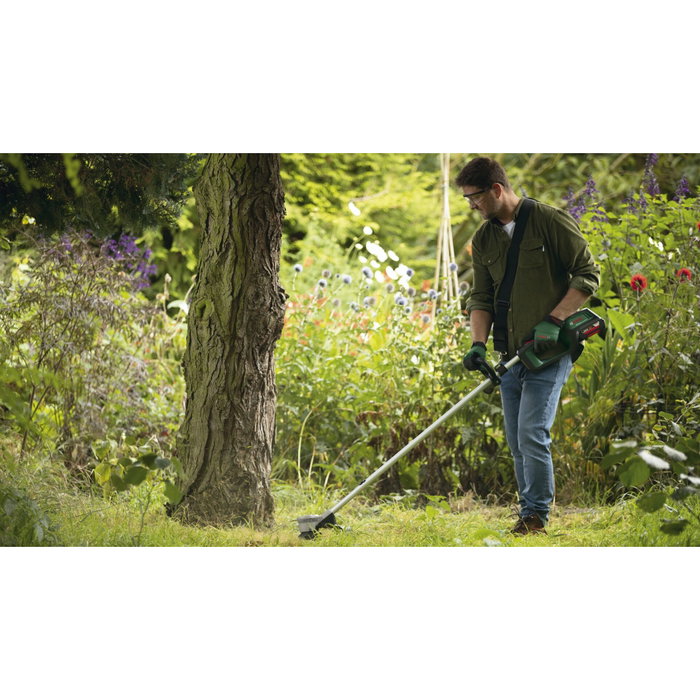 Bosch AdvancedGrassCut 36V-33 Recortadora de césped con batería de 2 Ah y corte de 33 cm