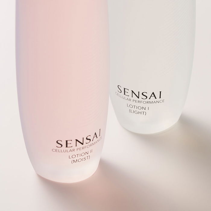 Sensai CELLULAR PERFORMANCE lotion II Moist Tónico Facial Hidratante 125 ml Sensai CELLULAR PERFORMANCE lotion II Moist Tónico Facial Hidratante 125 ml