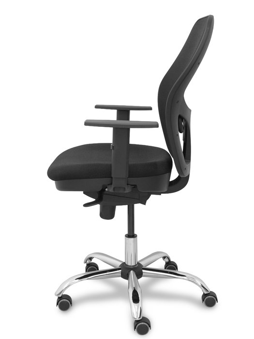 Silla de oficina Jorquera con mecanismo Sincro tapizada con Tela color Negro. Equipada con lumbar 1D, Brazos 1D y Ruedas de parqué
