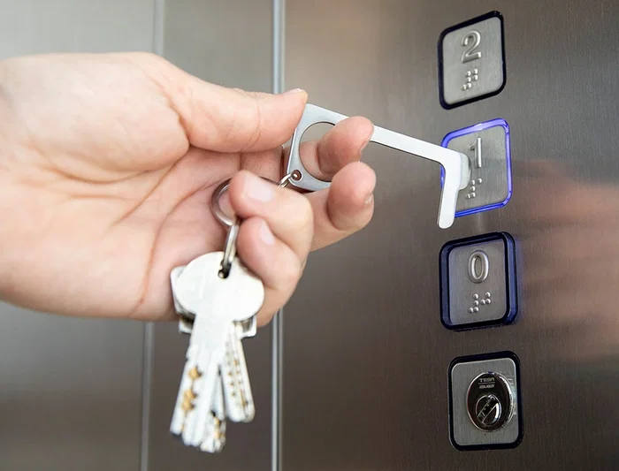 Blanca Llavero Higiénico Anticontacto Acero Inoxidable 3,20x7,60 cm para Evitar Tocar Superficies Blanca Llavero Higiénico Anticontacto Acero Inoxidable 3,20x7,60 cm para Evitar Tocar Superficies