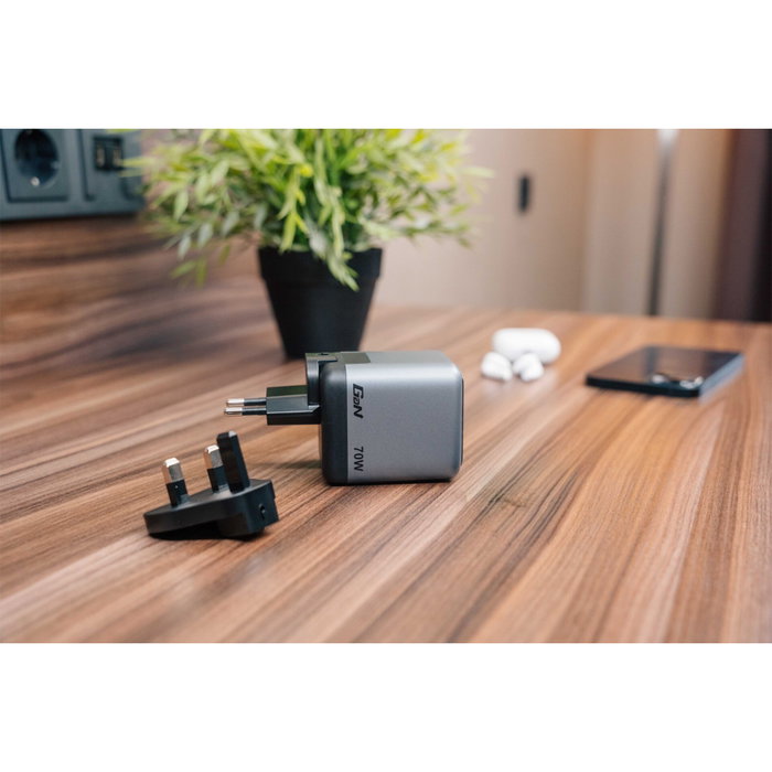 Verbatim Mini GaN Charger 70W con Cable USB-C Retráctil y Pantalla