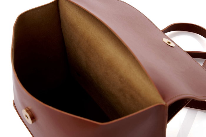 Lucky Bees Mochila de Cuero Color Tan con Bolsillo Interior 21 cm (L) x 11 cm (A) x 21 cm (H)