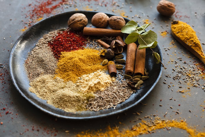 Quttin 48 Botes de Especias de Acero con Asa Pequeña 5.5x5.5x8.2 cm (24 Unidades)