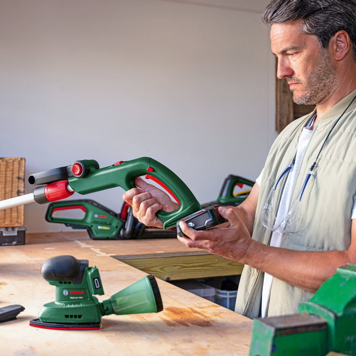 Bosch UniversalGrassCut 18V-26-500 2 en 1
