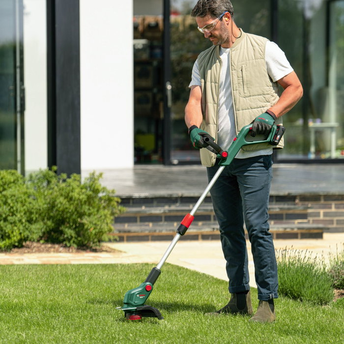 Bosch UniversalGrassCut 18V-26-500 2 en 1